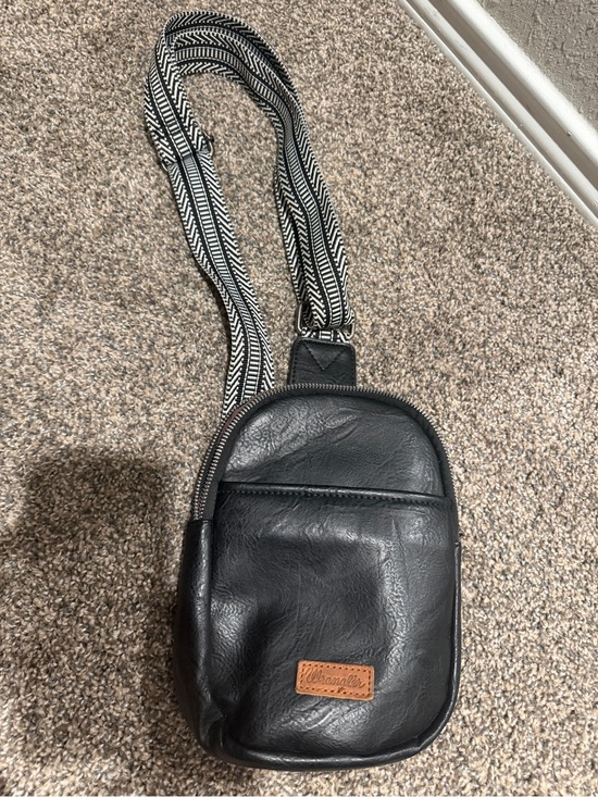 Wrangler Handbags - Wrangler crossbody bag